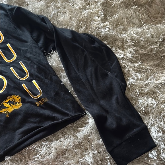 PINK Victoria's Secret Black and Gold Mizzou Tee - Picture 5 of 7